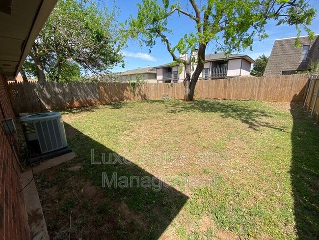 Building Photo - 7208 Kings Manor Ct