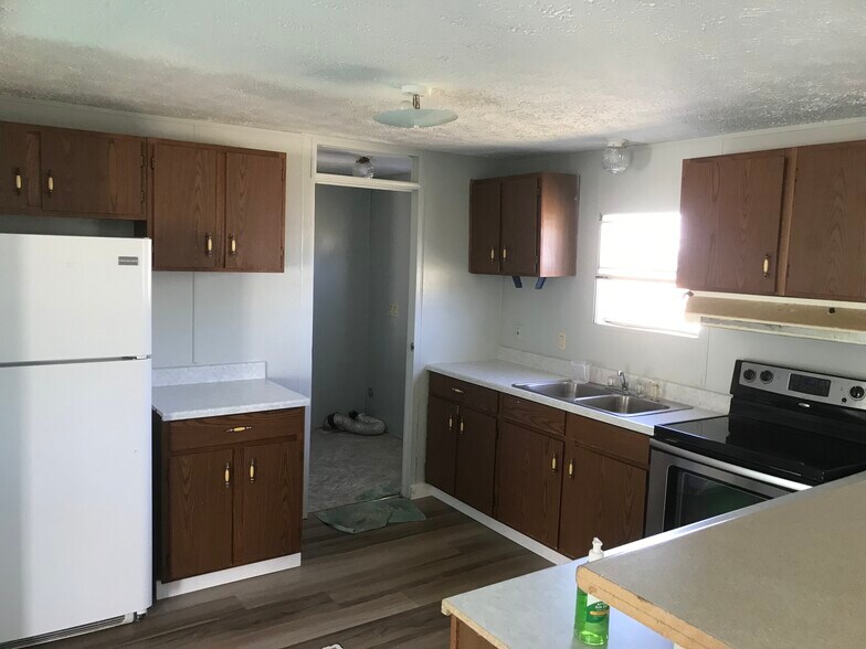 Building Photo - 109 Rainbow Dr