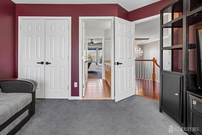 Building Photo - 16 Valley Wood Dr