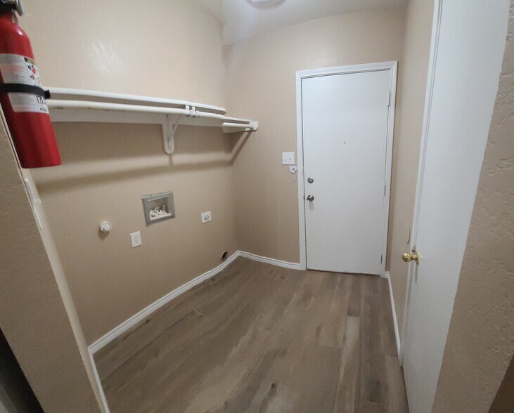 Building Photo - 8013 Julie Ave