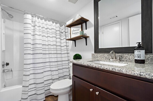 Building Photo - $500 OFF? Yes, Please! Find Your New Home Today!