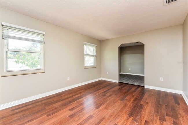 Building Photo - 507 67th Ave Dr W