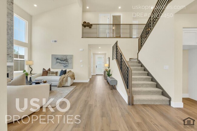 Building Photo - 7095 Soleil Wy