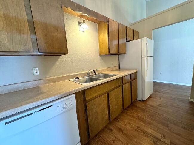 Building Photo - 125th East Ave. Duplex