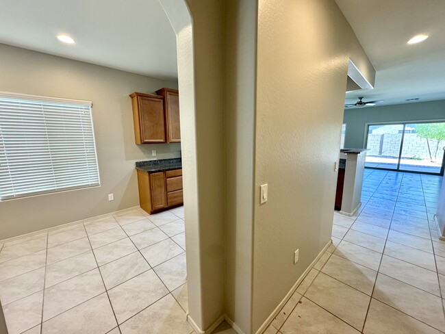 Building Photo - 5576 W Heritage Way