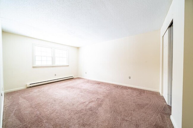 Building Photo - 1 Charleston Ave