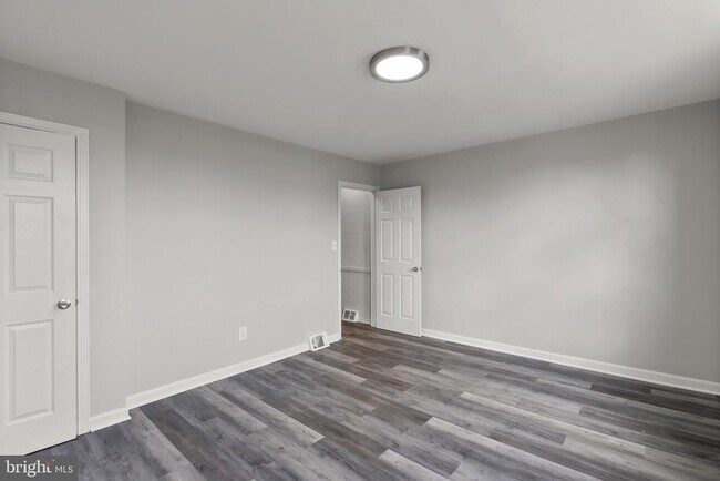Building Photo - 8059 Gray Haven Rd