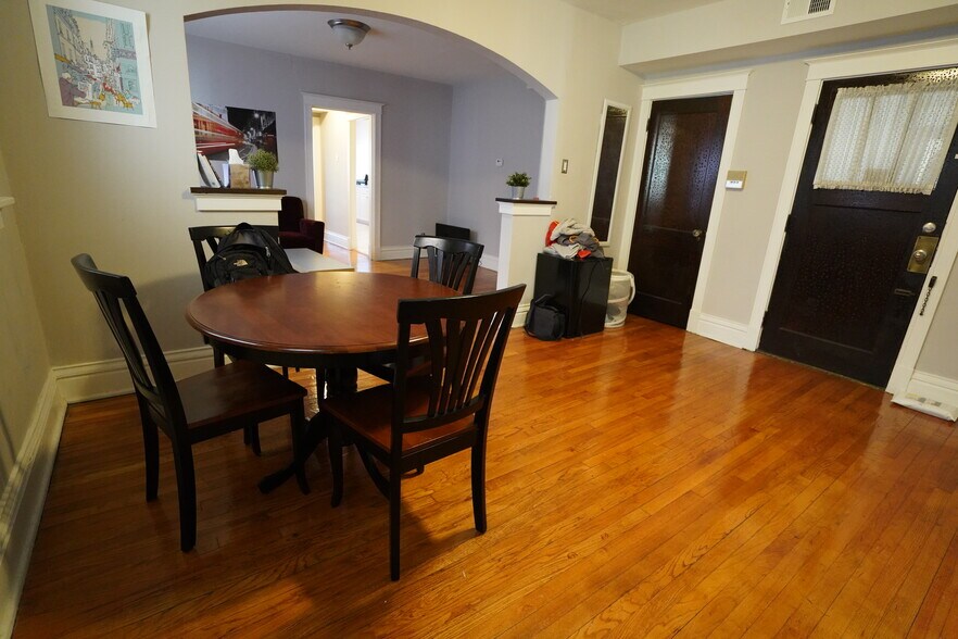 Building Photo - 750 Leland Ave