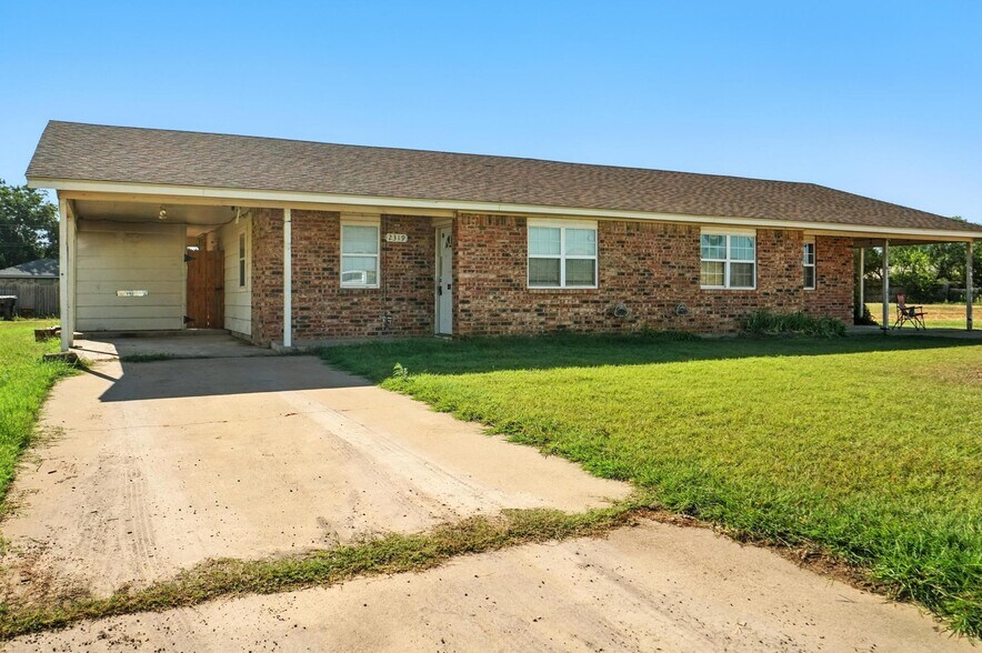 Primary Photo - 2319 N Danville Dr