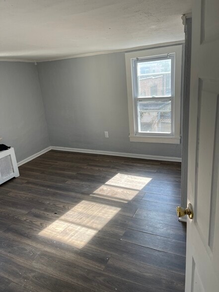 Building Photo - 59 E Paul Ave