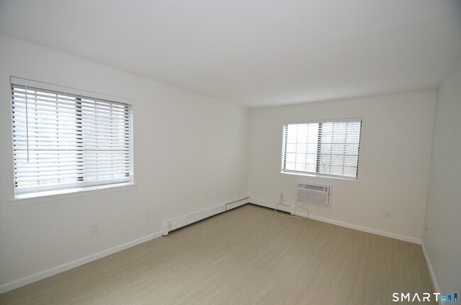 Building Photo - 125 Warner Hill Rd