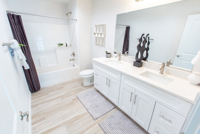 Building Photo - Villa 51e