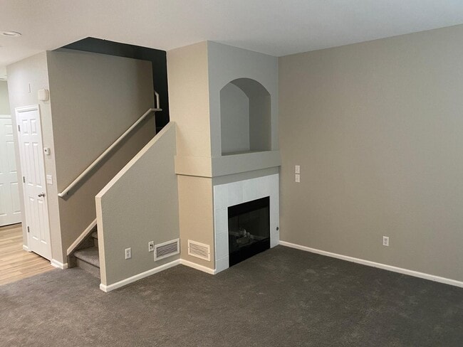 Building Photo - Gorgeous, Updated 3 bedroom, 2.5 bath, 2 car garage!