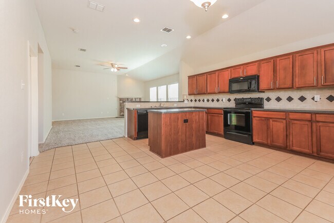 Building Photo - 2064 Fairview Dr