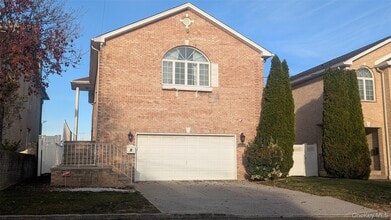 Building Photo - 150-95 Powells Cove Blvd