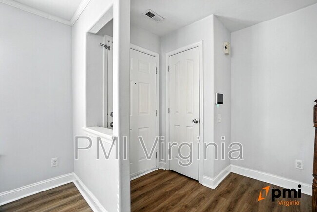 Building Photo - 159 Stoney Ridge Ave