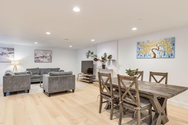 Building Photo - 115 110th Pl SE