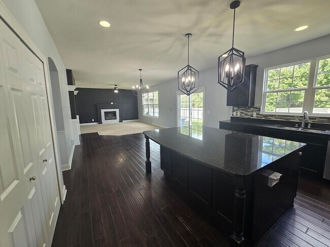 Building Photo - 10091 Pearwood Dr