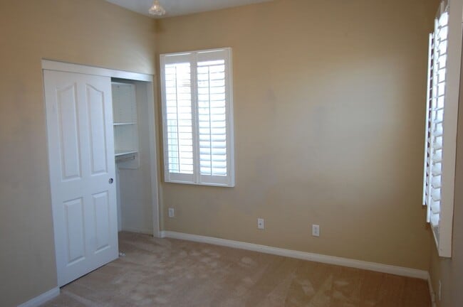 Building Photo - Upgraded 2 bedroom/ 2 bath in the heart of...