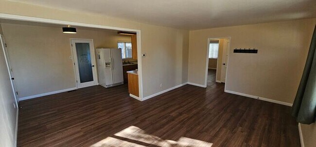 Building Photo - For Rent 2 Bedroom 1 Bathroom 1 Car Garage