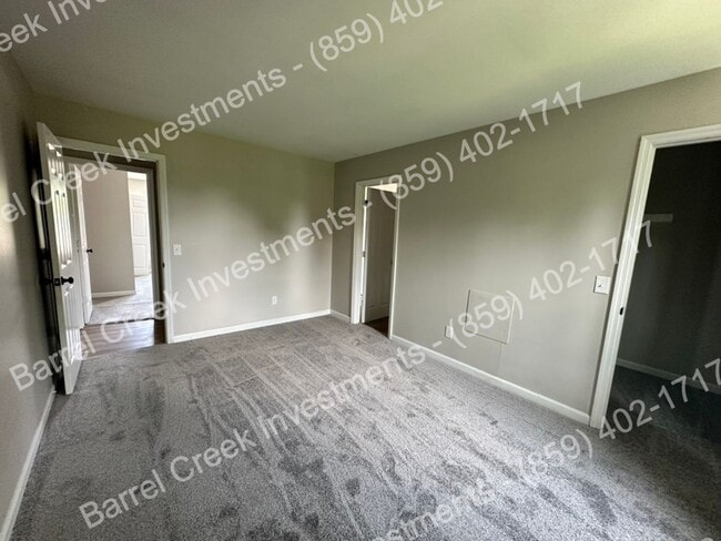 Building Photo - 2-Bed 1.5-Bath Townhome!