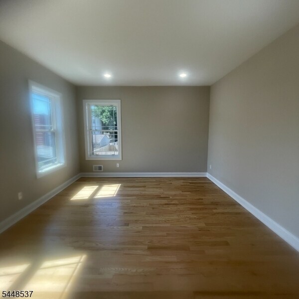Building Photo - 1297 Avy St