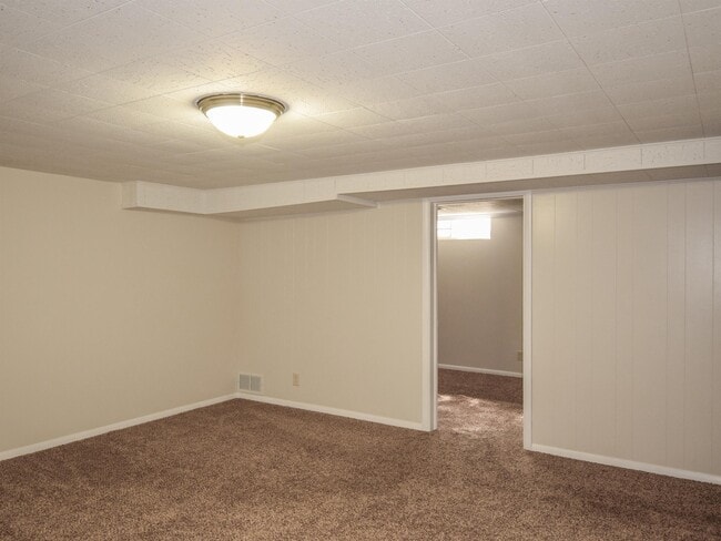 Building Photo - 241 E 900 N