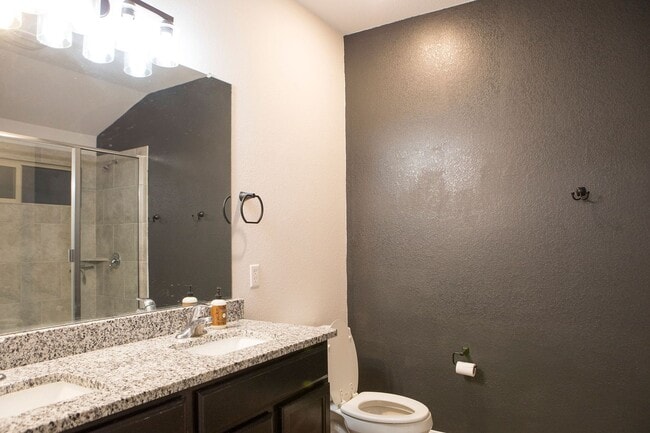 Building Photo - 3/2 Gorgeous Brick Home