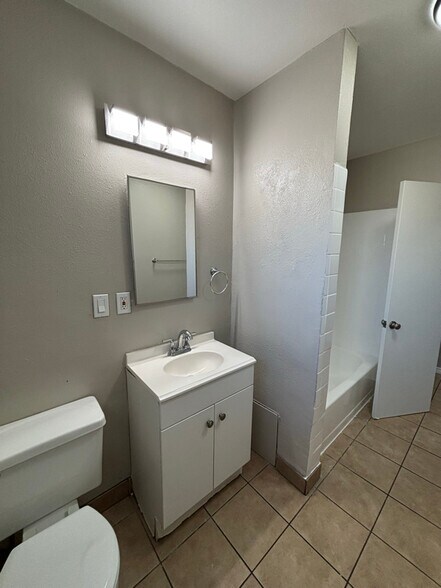 Building Photo - 518 N Anna Dr