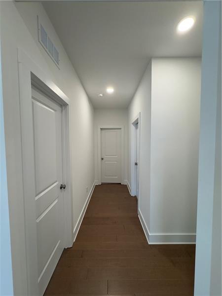 Building Photo - 1255 Westshore Dr