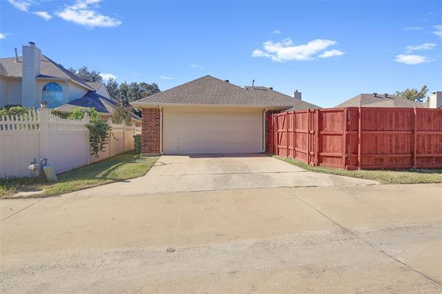 Building Photo - 2222 Heads Ln