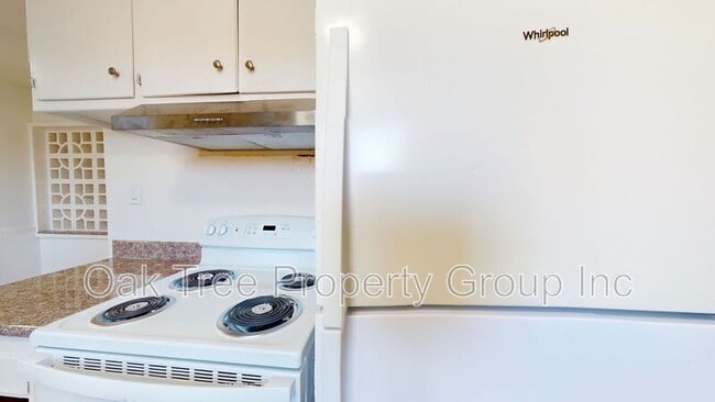 Building Photo - 2858–2860 Brookdale Ave