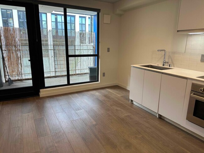 Building Photo - 1238 Sutter St