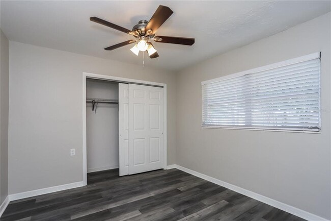 Building Photo - 2145 68th Ave S