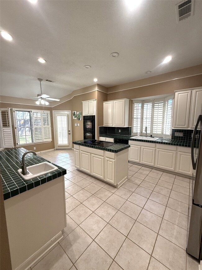 Building Photo - 12810 Apple Forest Trail