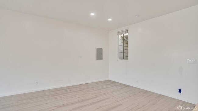 Building Photo - 2612 Greenwich St