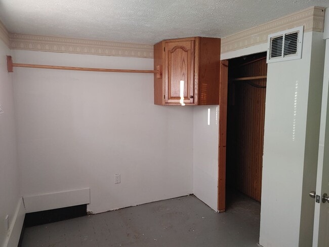 Building Photo - 3 BR HOME-BRIARWOOD SUBDIVISION
