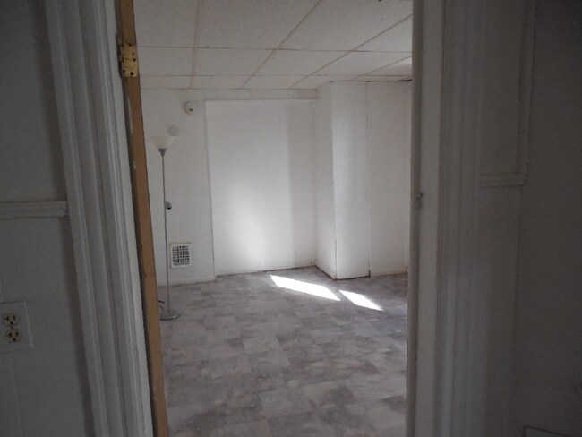 Building Photo - 322 N 11th St