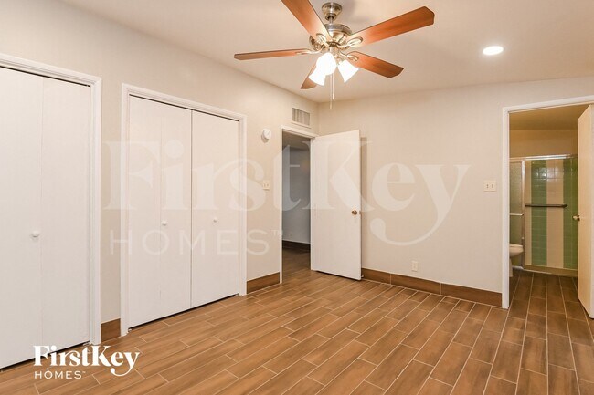 Building Photo - 8940 E Pine Valley Dr