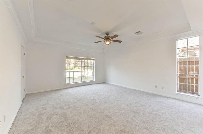 Building Photo - 15206 Evergreen Knoll Ln