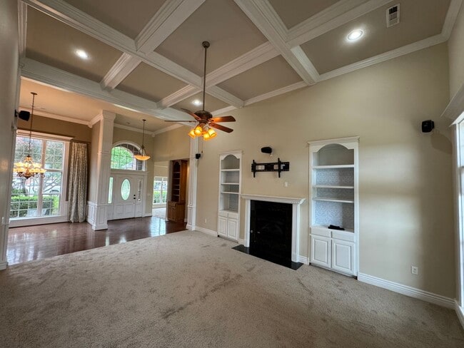 Building Photo - 407 Lyndal Ln