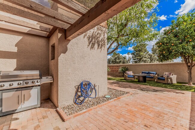 Building Photo - Total remodel in Santa Fe in McCormick Ranch
