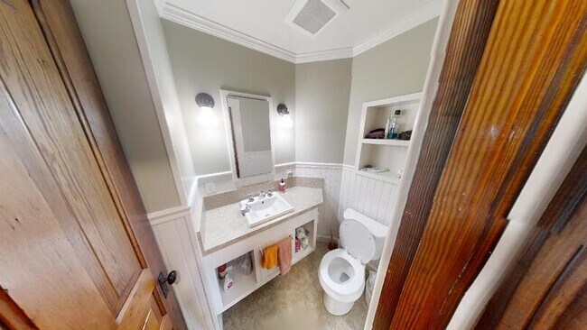 Building Photo - 212 E William St