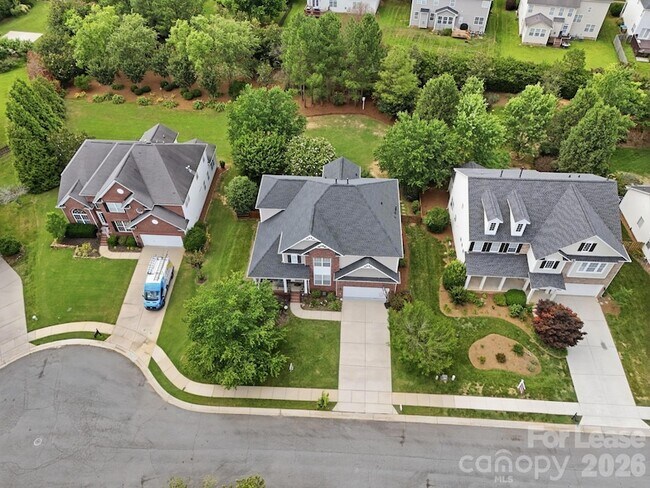 Building Photo - 8120 Madrigal Ct