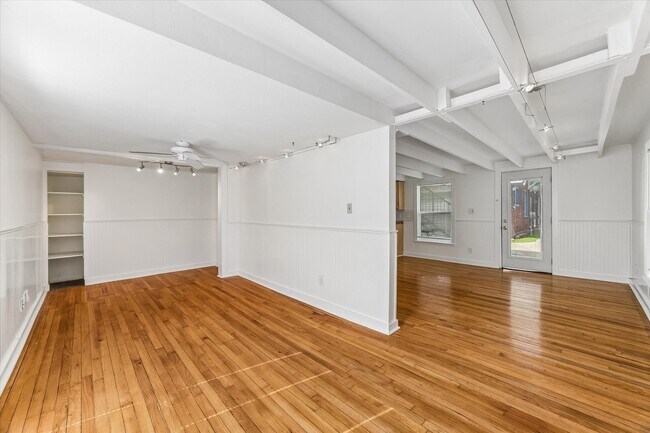 Building Photo - 820 Heights Blvd