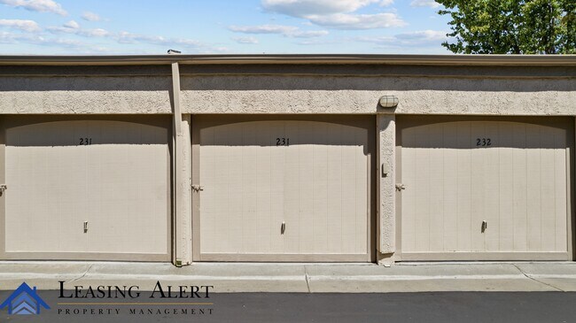 Building Photo - 23709 Del Monte Dr.