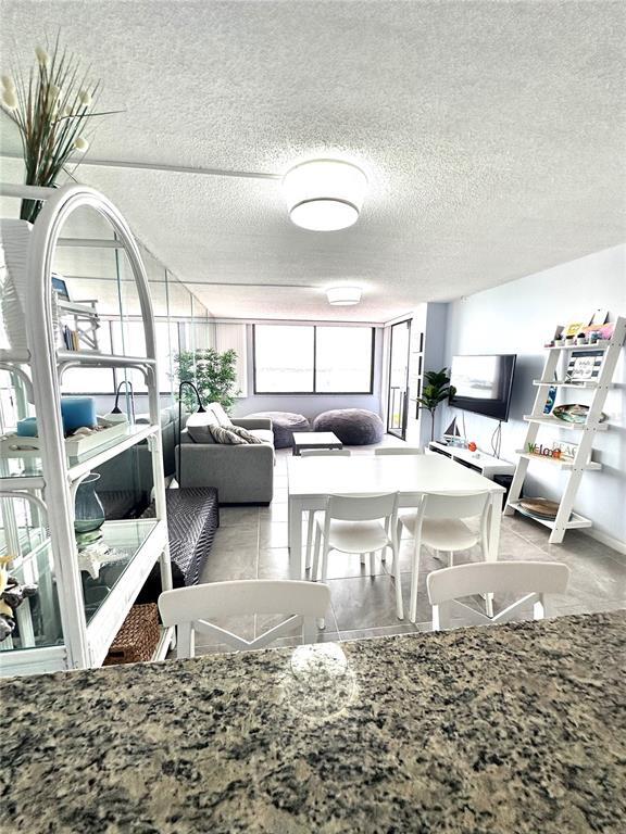 Building Photo - 6361 Bahia Del Mar Blvd S