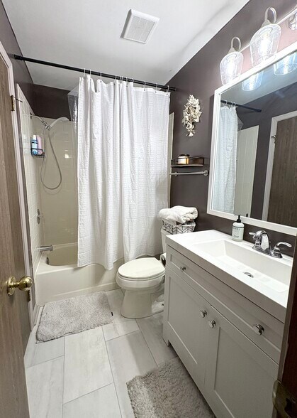 Building Photo - 8254 Beehive Cir