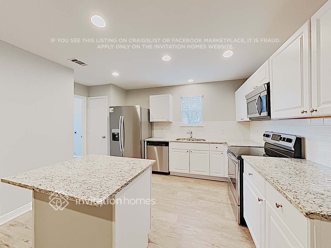 Building Photo - 8820 Chaps Ave