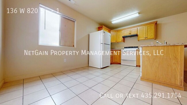 Building Photo - 136 W 820 S